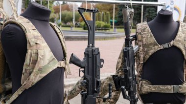 Kyiv, Ukrayna - 6 Ekim 2019: Modern askeri U sergisi