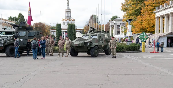 Kyiw, Ukraine - 6. Oktober 2019: Ausstellung moderner militärischer U-Boote — Stockfoto