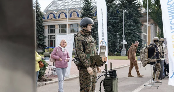 Kiev, Ucrânia - 6 de outubro de 2019: Exposição de U militar moderno — Fotografia de Stock