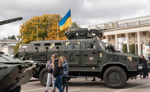 Kyiw, Ukraine - 6. Oktober 2019: Ausstellung moderner militärischer U-Boote — Stockfoto