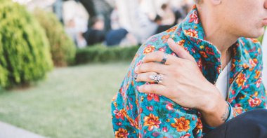 Uluslararası Kaykay Günü. Ekstrem sporları popüler hale getirmek için ana meydanda patenciler toplanıyor.