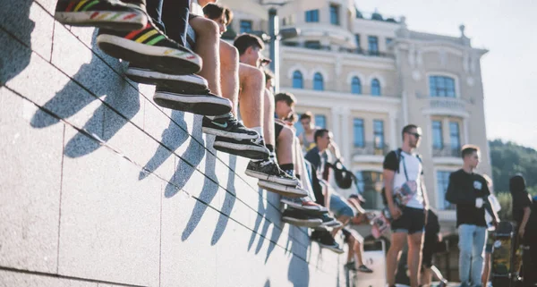 Mezinárodní Skateboarding Den Montáž Bruslařů Hlavním Náměstí Popularizaci Extrémních Sportů — Stock fotografie