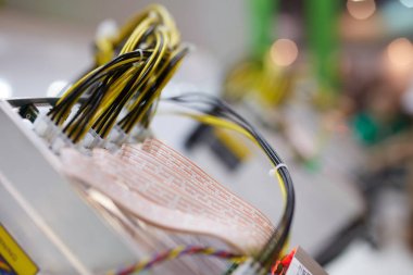 Cryptocurrency madencilik ekipmanları - ASIC - uygulama özel tümleşik devre çiftlik stand