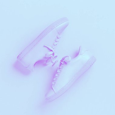 Çift ton renk üzerinde bir çift ayakkabı.