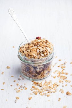 Masada kavanoza granola.