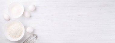 Sünger kek için malzemeler.