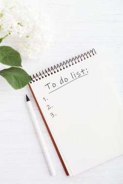 Defter yapılacaklar listesi yazıt ile.