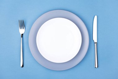 boş tabak çatal ve bıçak.