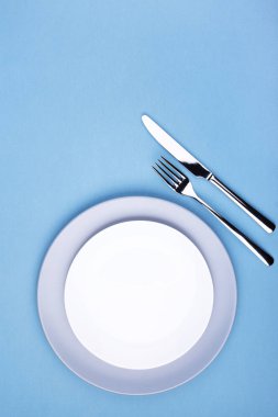 boş tabak çatal ve bıçak.