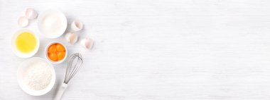 Sünger kek için malzemeler.