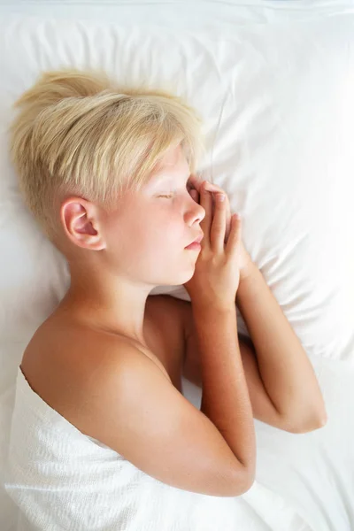 Blondy boy sleeping. — Stock Photo, Image