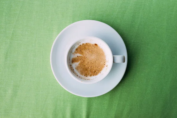 Белая чашка кофе. — стоковое фото