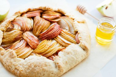 Elma ve armut Galette'ye.