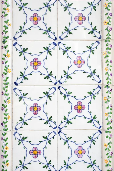 Azulejos decorativos portugueses tradicionales azulejos . — Foto de Stock