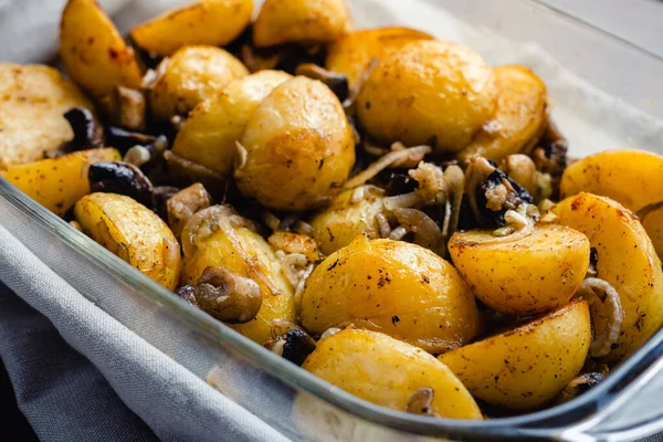 Roasted potatoes with mushrooms. — Stock Photo, Image