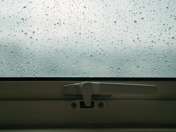 Regendruppels Van Regenachtige Seizoen Ramen — Stockfoto
