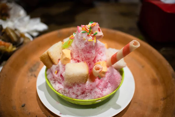 Glace Rasée Thaï Avec Diverses Garnitures Dessert — Photo