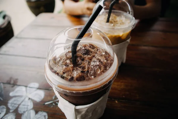 Café Glacé Boisson Cacao Dans Une Tasse Plastique Sur Une — Photo