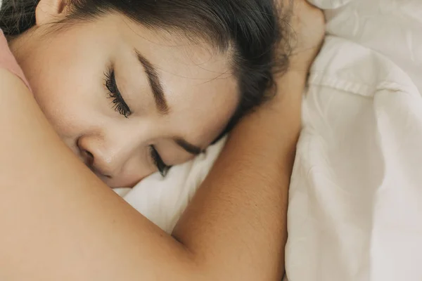 Tired woman rest and sleep in her warm bedroom. — Stock Photo, Image