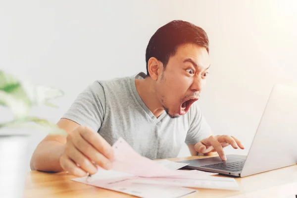 Shocked and Surprised man has the problems with billing and debts. — Stock Photo, Image