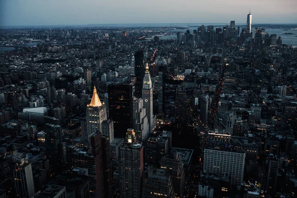 Grandes Lumières Ville Avec Énormes Immeubles Bureaux Des Gratte Ciel — Photo