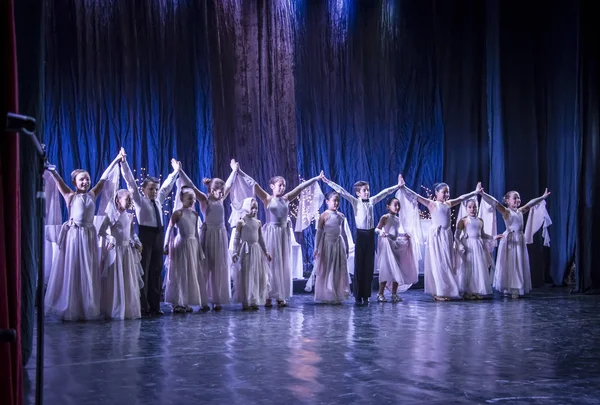 Фоторепортаж Большого Концерта Посвященного Юбилею Основателя Танцевальной Школы Ученики Танцевальной — стоковое фото