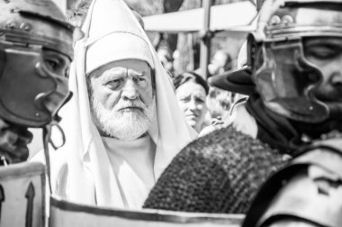 Paskalya tiyatro prodüksiyonu. Awesome oyunculuk oyunu. İsa Mesih'in ihaneti, ölümü ve dirilişi. Yahudiler, Romalı askerler, İsa'nın ve İsa'nın müritleri. Olaylar Odessa şehrinin merkez caddesinde gerçekleşecek, Ukrayna, Nisan 27, 2019.