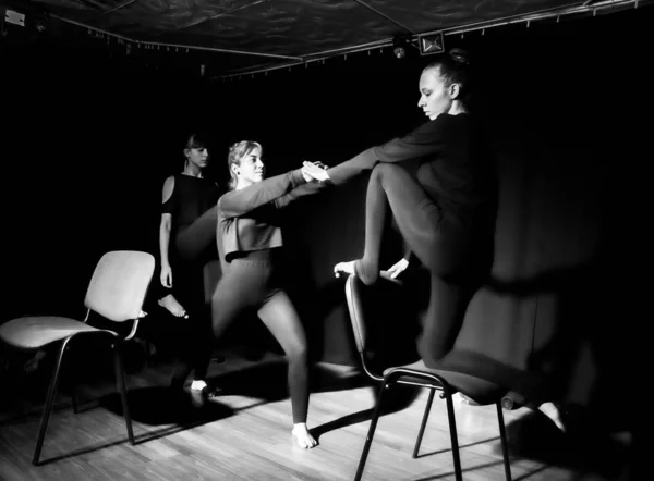 Spectacle Pour Enfants Dans Mini Studio Créatif Les Enfants Vêtements — Photo