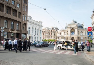 Odessa City, Ukrayna, Yunan meydanı, 18 Mayıs 2019. Odessa halkı Aile Günü'nü kutlayarak Odessa'nın merkezinden geçti. Mart farklı mezheplerden rahipler tarafından ziyaret edildi. Portreler.