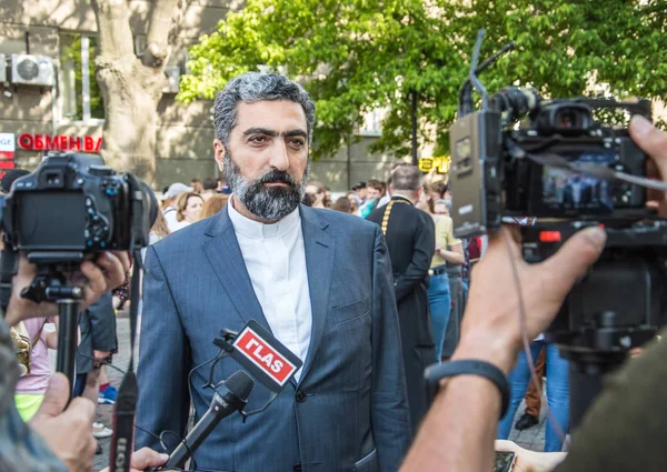 Odessa City, Ukrayna, Yunan meydanı, 18 Mayıs 2019. Odessa halkı Aile Günü'nü kutlayarak Odessa'nın merkezinden geçti. Marsh farklı mezheplerden rahipler tarafından ziyaret edildi. Portreler.