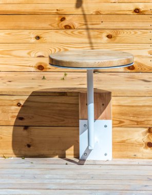 Bir plaj kafede oturmak için sıradışı tasarım çözümleri. 