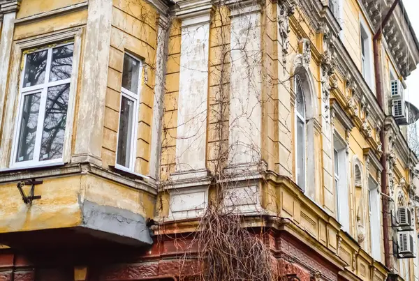 Old balcony. Autumn,  street. — Stock Photo, Image