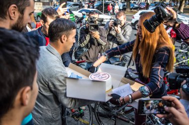 İşe bisikletle gitmek, bisikletçileri bir araya getirdi.. 
