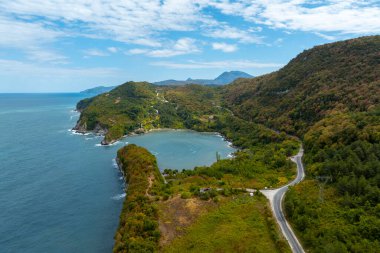 Gideros Körfezi, Korsanların antik çağlarda sığındığı ve meydanın doğal limanı olan Ceneviz 'in izlerini taşıyor. Cide, Kastamonu, Türkiye