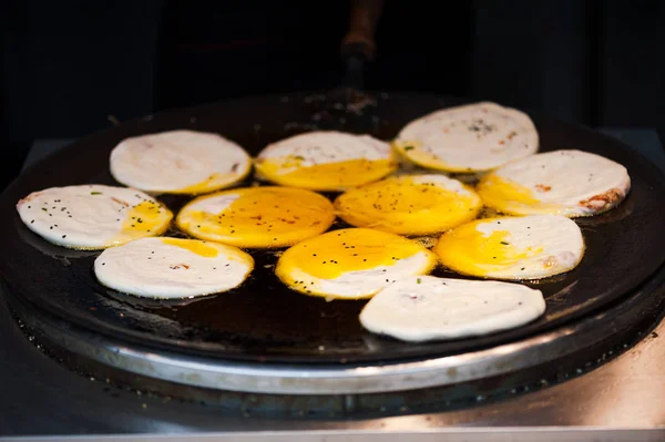 Guoqui kinesiska pannkaka tillagas i spis — Stockfoto