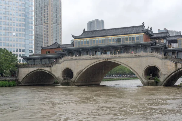 Chengdu Çin yaz sel