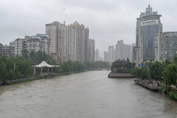 Chengdu Çin yaz sel