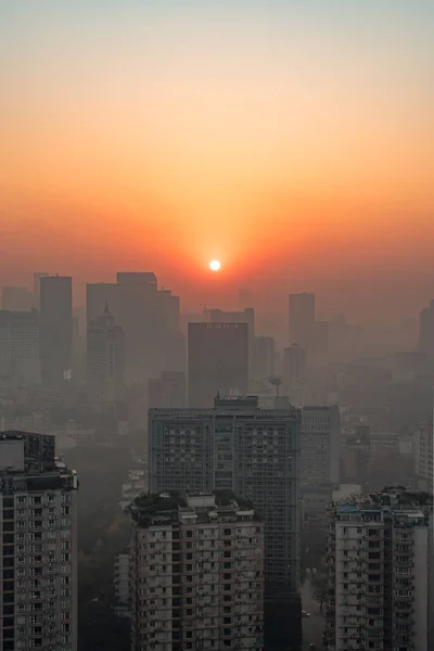 Chengdu panoramę widok z lotu ptaka o wschodzie słońca — Zdjęcie stockowe