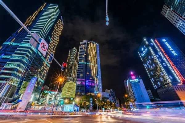 중국 청두의 밤에 도시 거리 — 스톡 사진