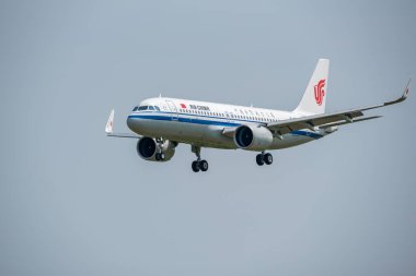 Air China Airbus A320 Gökyüzüne karşı Neo ticari uçak