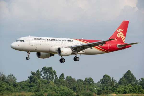 AIRBUS 成都航空 CHENGDU AIRLINES エアバス - メルカリ