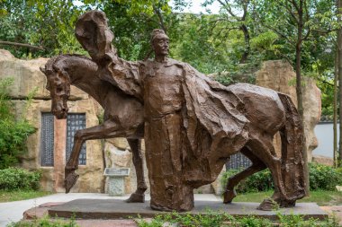 Dufu Çinli şair ve Huanhuaxi halk parkı bir at heykelleri