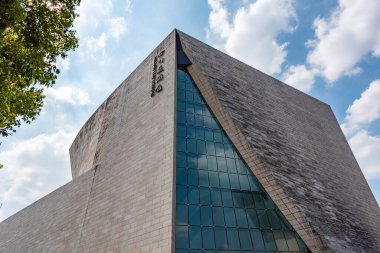 Chengdu 'daki Sichuan Sanat Müzesi cephesi