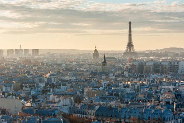 Luftaufnahme der Pariser Skyline mit dem Eiffelturm — Stockfoto