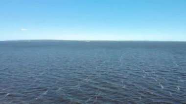 Geniş Nehrin Panoraması