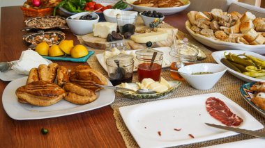 Türk geleneksel kahvaltı masasında