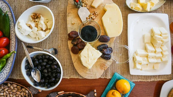 Türk geleneksel kahvaltı masasında