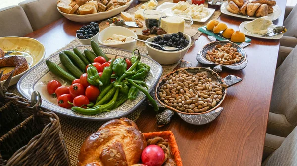 Türk geleneksel kahvaltı masasında