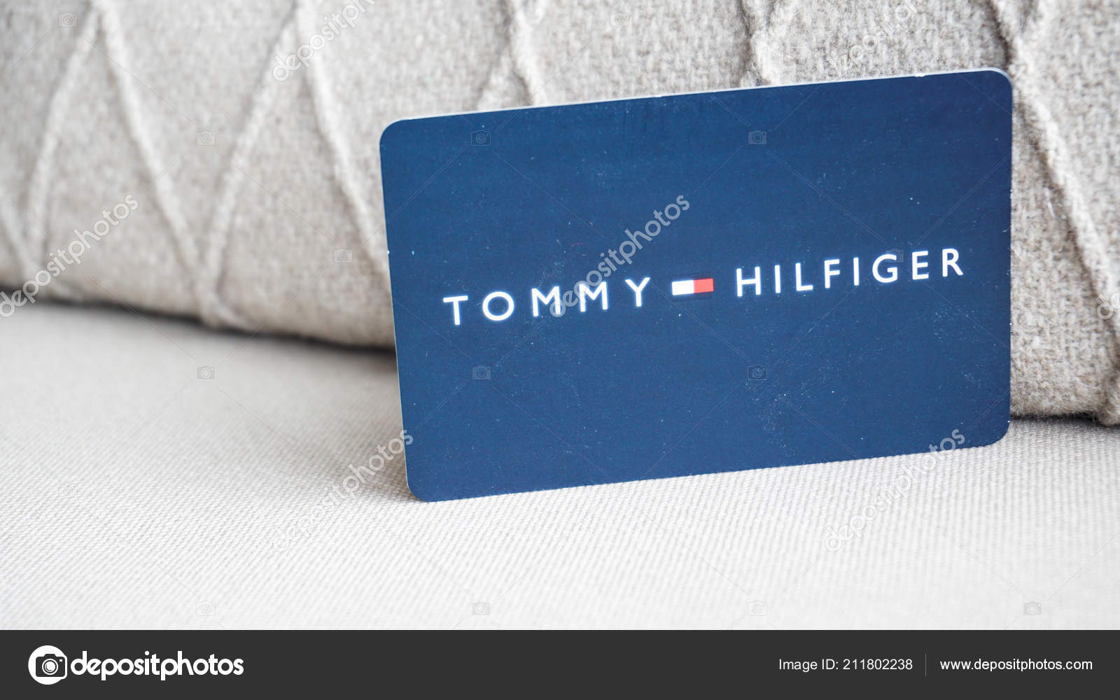 tommy hilfiger card