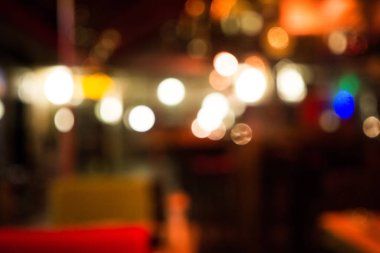 Koyu arka plan cam bulanık